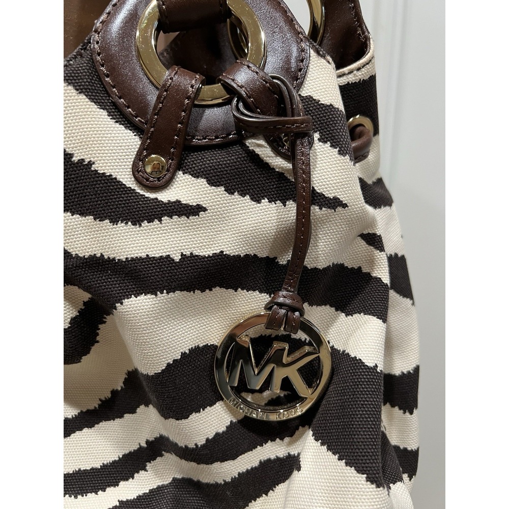Michael Kors Zebra Print Large Canvas & Leather Shoulder Bag Designer Handbag‎ - Picture 2 of 15